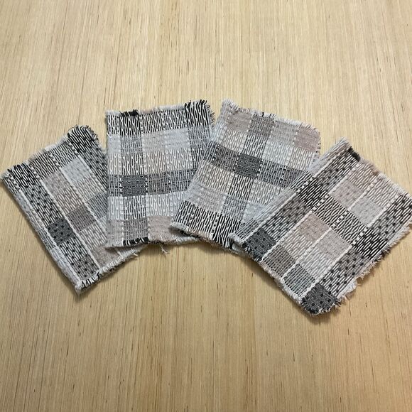 Plaid Black White Beige Set Of 4 Placemats Fringed Edges - Picture 1 of 5